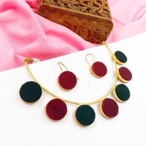 ARNAS BRASS GOLDEN WITH MAROON, GREEN DRUZY STONE HASLI NECKLACE & EAR RING SET