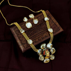 ARNAS HAND PAINTED KING MOTIF TANJORE ART ON BLACK STONE WITH MOTHER OF PEARL TRADITIONAL JEWELLERY NECKLACE SET