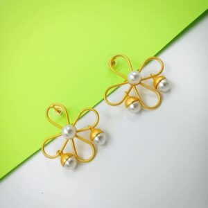 ARNAS 1 PAIR GOLDEN BRASS METAL WITH LOOK ALIKE PEARL DESIGNER MOTIVE EARRING
