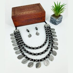OXINECLASE0014 - ARNAS HANDCRAFTED SILVER & BLACK BEADS WITH OXIDIZED GERMAN SILVER LEAF MOTIVE PENDENT JEWELLERY SET