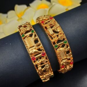 ARNAS 1 PAIR GOLDEN METAL DESIGNER MOTIVE BANGLES
